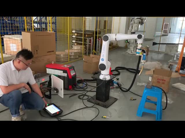 Рука робота заварки Elfin05 Cobot оси Hansrobot 6 серого цвета сотрудническая с Gripper робота Onrobot