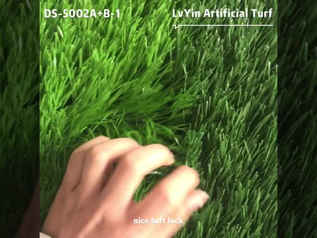 LvYinのサッカーの人工的な草50mm SBRの乳液の擬似草のフットボール競技場