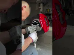 Размер оправы Р17 наборов суппорта тормоза автомобиля 4 поршеней подходящий для Бенз ГЛА В117/Брембо Ф50 video