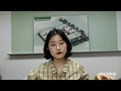 Перчатки работы пурпура девушек садовничая кроют кожей для размеров розария множественных video