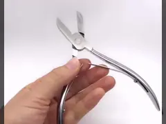 Безболезненный резец зубов поросенка кролика собаки плоскогубцев вырезывания зуба video