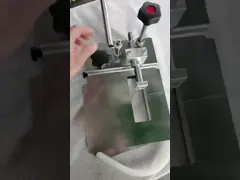 Серебряная плоская машина Стентер Uncurler Selvedge разделяет текстильную отделочную машину video