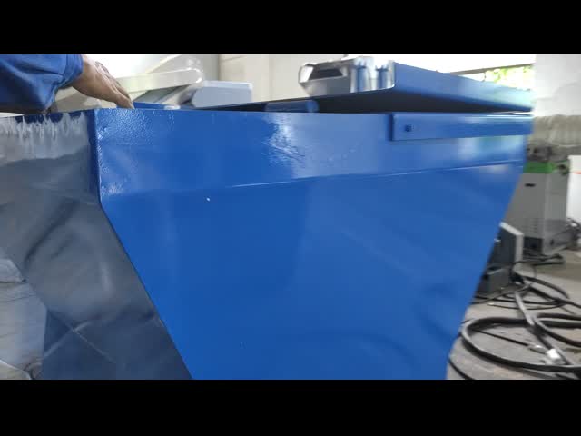 250mmねじプラスチック リサイクル機械EPS XPSは物質的な二重段階泡立つ
