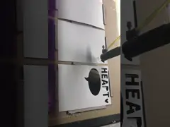 Pemotongan laser di atas kertas batu yang tahan air, tahan sobek, dan ramah lingkungan