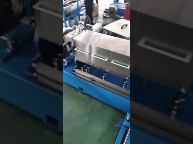 プラスチック リサイクルの行420mmシリンダー直径にペレタイジングを施す55Kw PEのフィルム