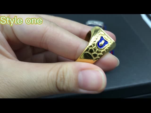 注文のロゴのスポーツの選手権リングの金によってめっきされる金属亜鉛合金の柔らかいエナメル