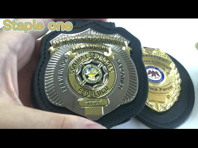 Alta Qualidade Metal Custom Zinc Alloy Ouro Brilhante Esmaltado Epóxi Bandeira do País 3D Erguido Lapel Pin National Day Star Badge