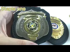 Высококачественный металлический цинковый сплав блестящий золотой эмаль эпоксидный флаг страны 3D поднятый лапельный штифт Национальный день Звездный значок video