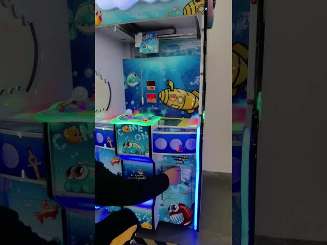 Машина игр выкупления парка атракционов промыслового сезона управляемая монеткой призовая видео