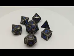 Рука высекла белую мини Polyhedral 7 части кости DND установила портативный video