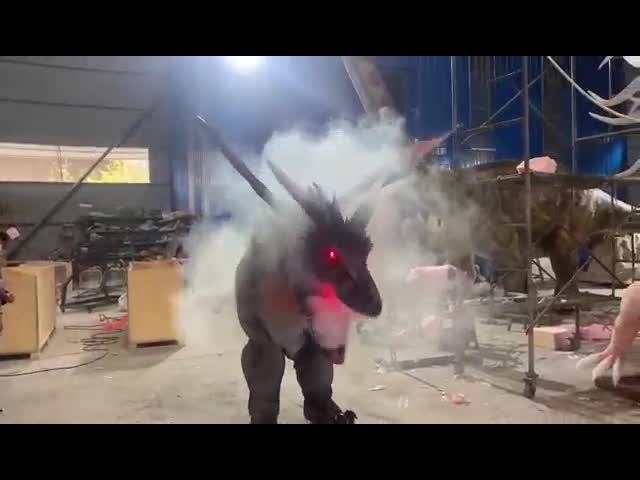 パキケファロサウルス ジュラシック パークの恐竜 屋内でリアルな恐竜を探しています