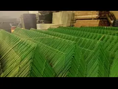 4mm 4.5mm 5mm  hot dipped galvanized green color 3d Welded Mesh Fencing
