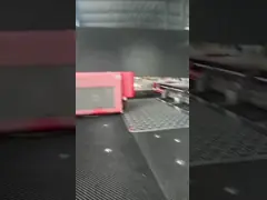 Пресса пунша башенки нержавеющей стали штемпелюя машину башенки Cnc отверстия пробивая video