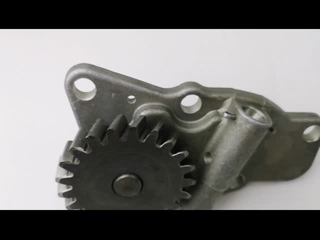 4D95 Engine Oil Pump Replacement 6204-51-1100 For KOMATSU