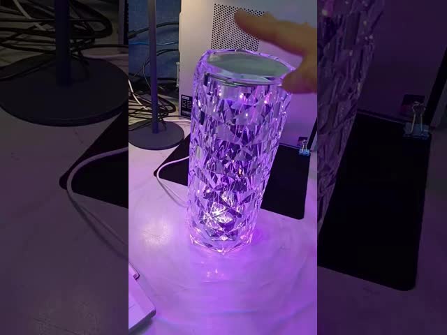 Розовая батарея RGB привелась в действие настольную лампу 3.7V 1200mA младенца с дистанционным управлением видео