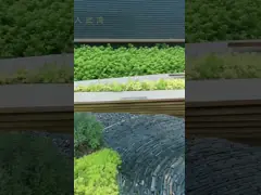 На открытом воздухе искусство металла ваяет поверхность красной скульптуры сада полируя video