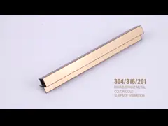 Отделка плитки края стены нержавеющей стали фильма PVC ранга 304 прокладки плитки оформления video