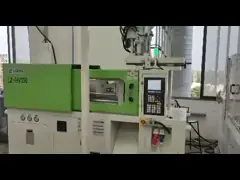 Машина впрыски высокой точности вводит вертикальную пластиковую впрыску пены 200 тонн video