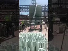 Рука наклеивает легкость соединителя черноты штуцеров трубы водопровода ISO9001 FRP установки video