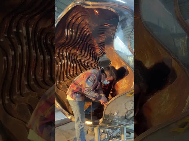 Metal sculpture
