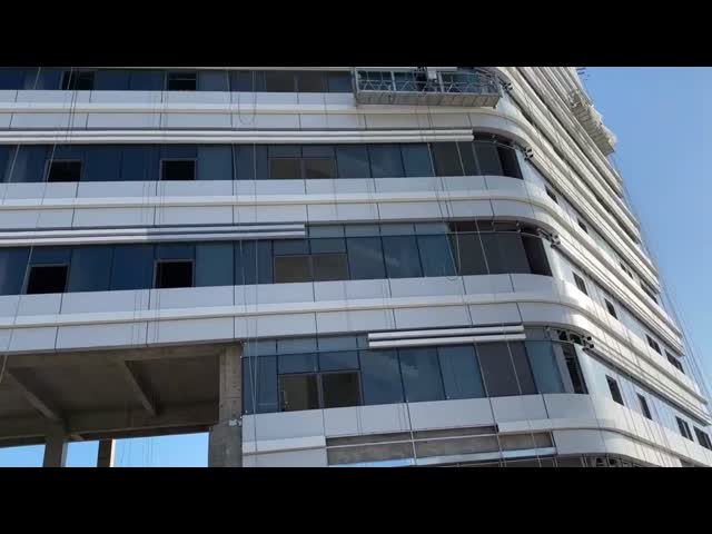 青い色 アルミ カーテン 壁 グラス 玄関 パネル 鋼鉄構造 建物の設計 ソリューション グローバル 市場