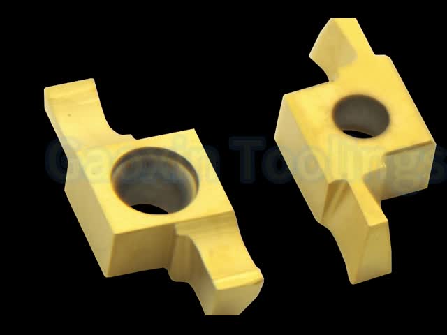 黄色い分離および溝を作る挿入物の金属の回転 CNC は挿入物に用具を使います
