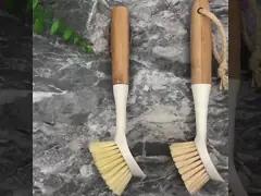How to use a wooden pot brush