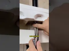 На столе 9 дюймовый вытягиваемый раковина раковины с спреем твердой латуни хромированной video