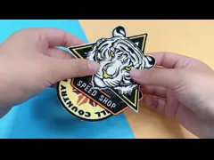 Синель латает вышитое изготовленное на заказ латает Cleanable Pantone сухое для одежды video