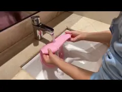 Нежность регулируемого Bib уловителя силикона безопасная для питаться детей младенца video