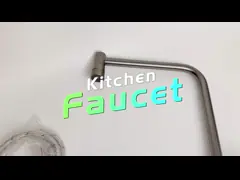 Одиночным почищенный щеткой отверстием Faucet кухни нержавеющей стали водопроводных кранов Faucet кухонной раковины горячий холодный video