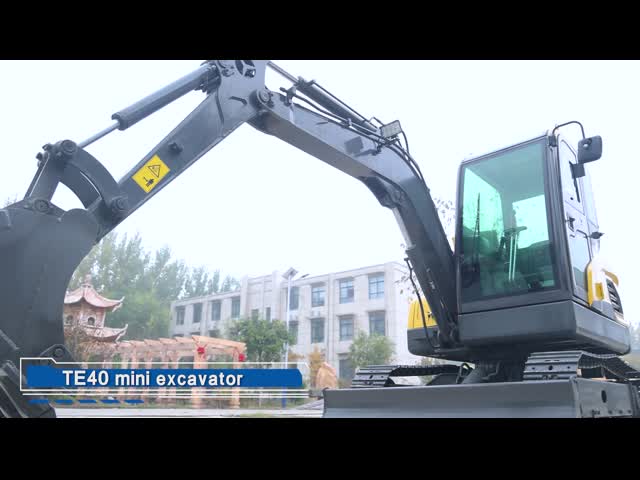 Сертифицированный EPA 4-тонный мини-экскаватор, 2400 об/мин, небольшой гусеничный экскаватор-упаковщик