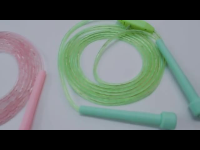 4.6mm フィットネス縄跳び女の子と男の子のための調節可能なカスタマイズされた軽い運動