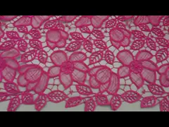 Largeur florale chimique du tissu 119CM de dentelle de broderie de Fushcia