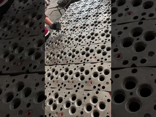 Casting Iron Cylinder Head For HINO P11C 11101-E0830
