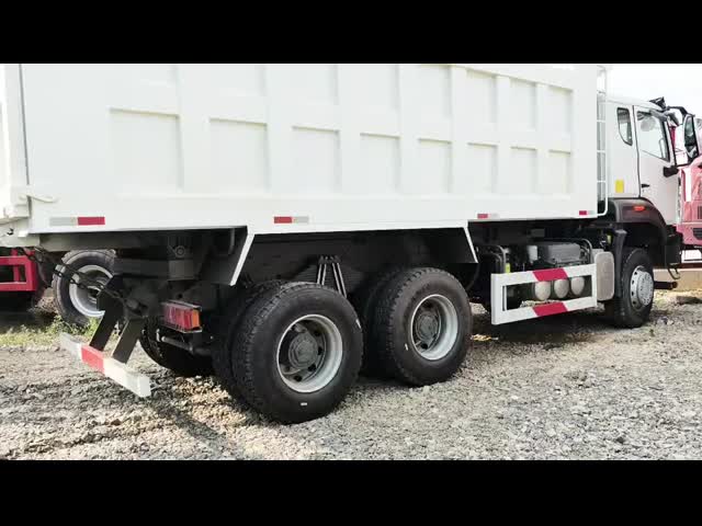 Sinotruk Hohan 6x4 30 Ton Tipper Truck To Togo With 315 / 80R22.5 Tyres