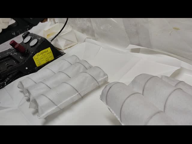 エヴァの臭いを結ばない多数材料のための熱い溶解の接着剤の微粒