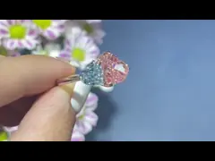 ピンク&ブルー ラボで育てた ダイヤモンドリング ツインハート形 18k ホワイトゴールドリング