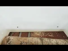 Машина для бритья древесины для преобразования бревен / отходов древесины в лопатки для лошадиных ферм и домашней птицы video