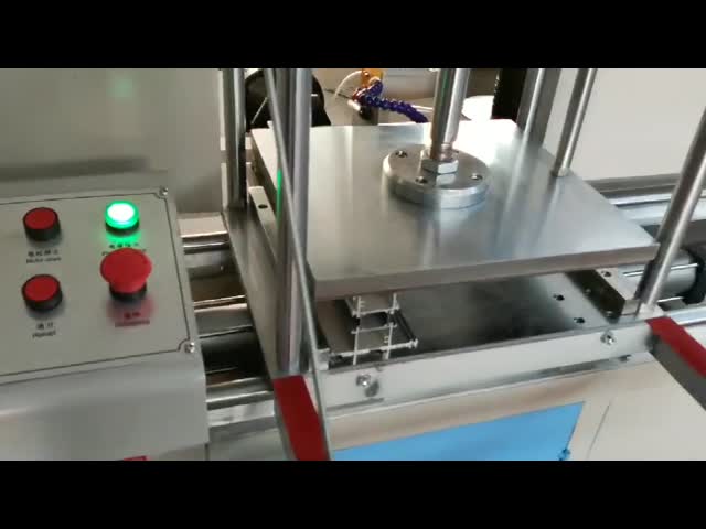 扉を作る機械 窓を作る機械 扉を作る機械 4つのツールを持つ末端磨き機械