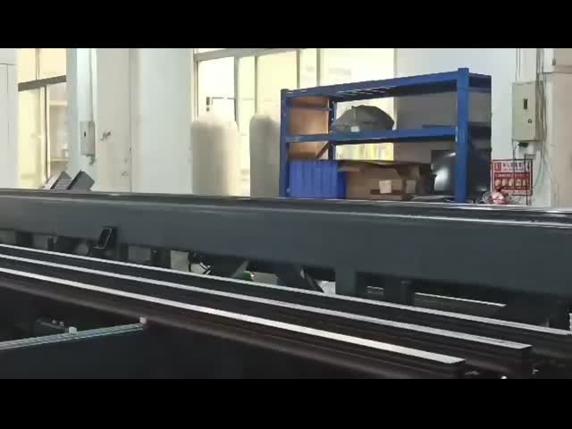 Алюминиевая машина для изготовления окон 3-осевая буровая и фрезерная дверь алюминиевая лазерная CNC-режущая машина с журналом инструментов видео