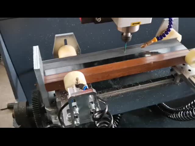 8000r/Min アルミニウム ドア 製造 機械 3 軸 アルミニウム 窓 機械