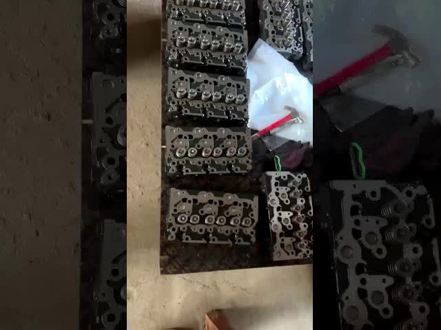 Головка цилиндра автомобиля двигателя дизеля чугуна для Kubota D1703B и D1703A 1644403047 16444-03047