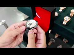 Шкала ручного хронографа дозора движения водоустойчивого механического черно-белая video