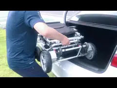 облегченная складывая электрическая кресло-коляска 6km/H для инвалидов или пожилых людей video