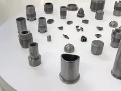 Точность металла таможни карбида вольфрама поворачивая филируя подвергла части механической обработке для нефти video