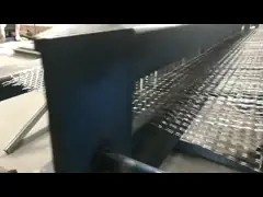 Плоский гибкий проволочный конвейер, сложный рисунок, гибкий как в направлении скручивания, так и в направлении переплетения. video