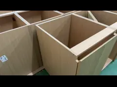 Сдвижная корзина с высоким блеском лака Современный кухонный стенный шкаф с дверями video