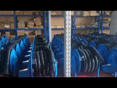 Напруженный вытяжной шланг для автомобилей, фиксированный на стене с двойными трубами 1,5 кВт video