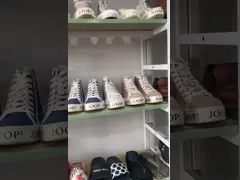 Donna uomo scarpe campioni stanza